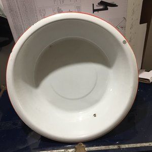 VINTAGE ENAMEL MEDIUM WASH BASINS